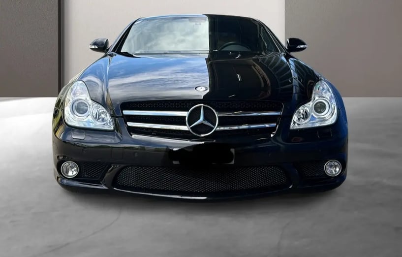 Noleggia un'auto a Tirana