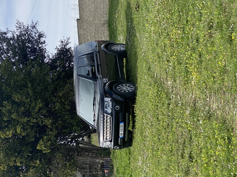 Noleggia un'auto a Tirana