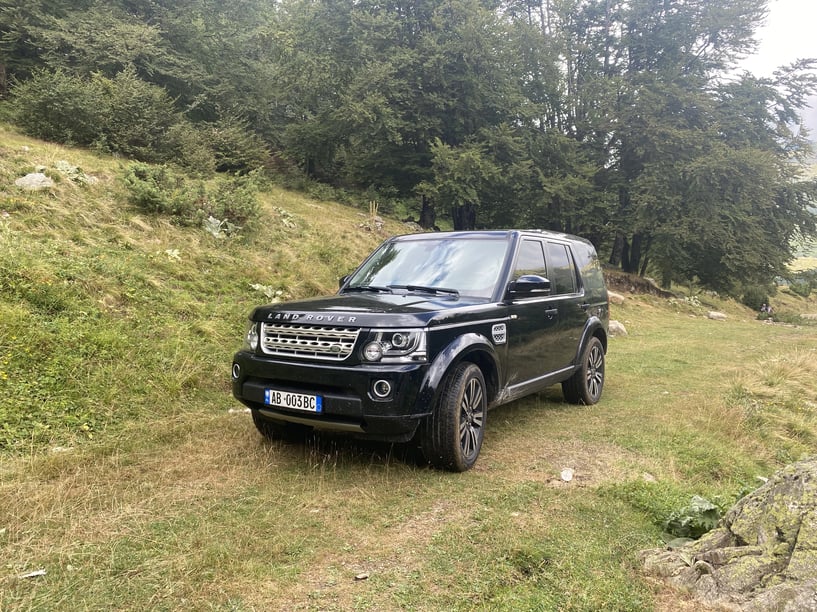 Noleggia un'auto a Tirana