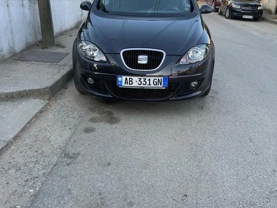 Alquila un coche en Tirana