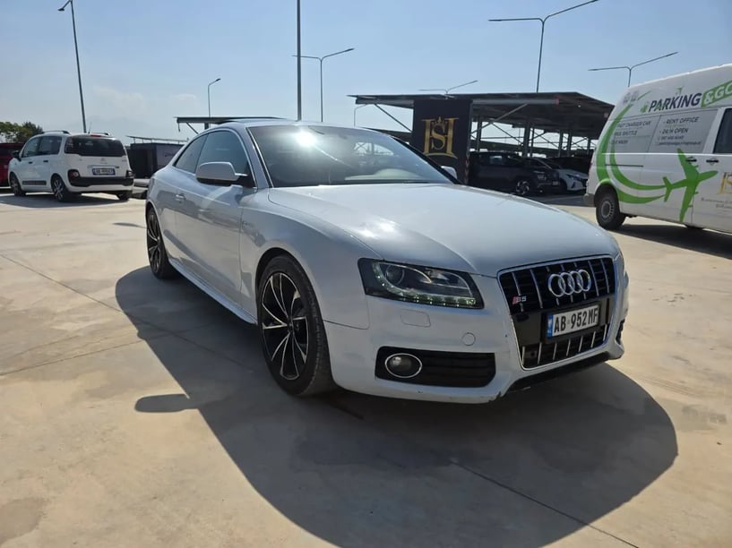 Auto mieten in Tirana