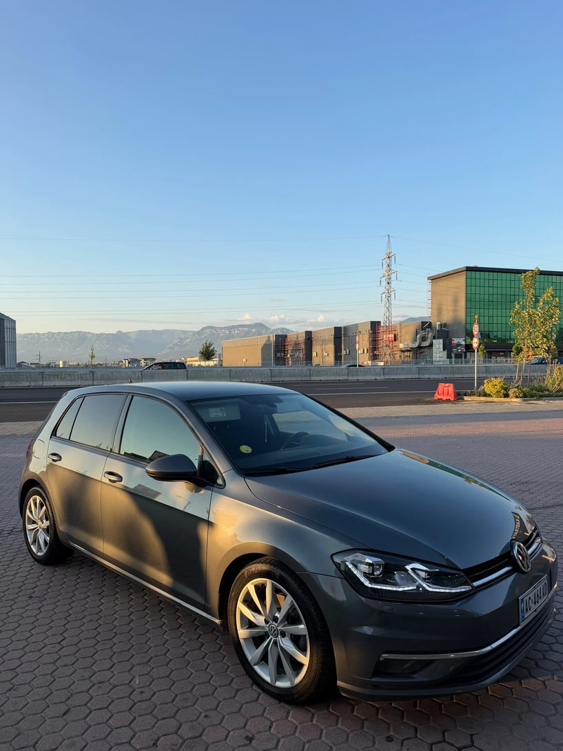 Louer une voiture à Tirana
