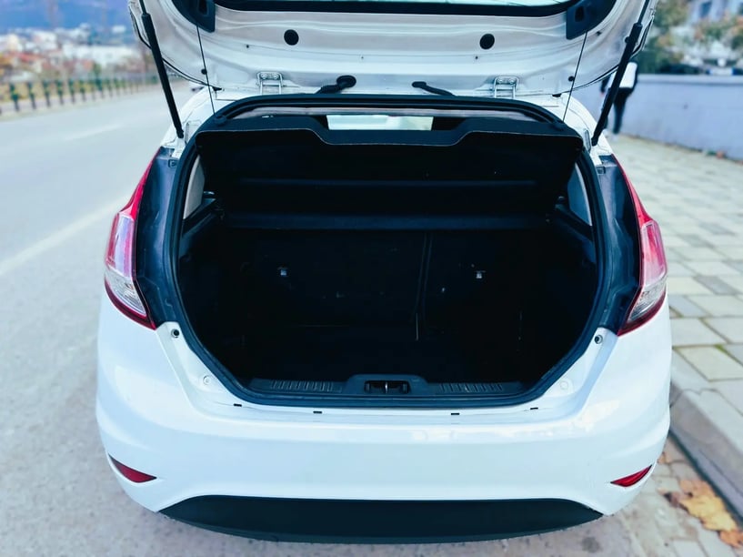 Wynajmij samochód w Tirana