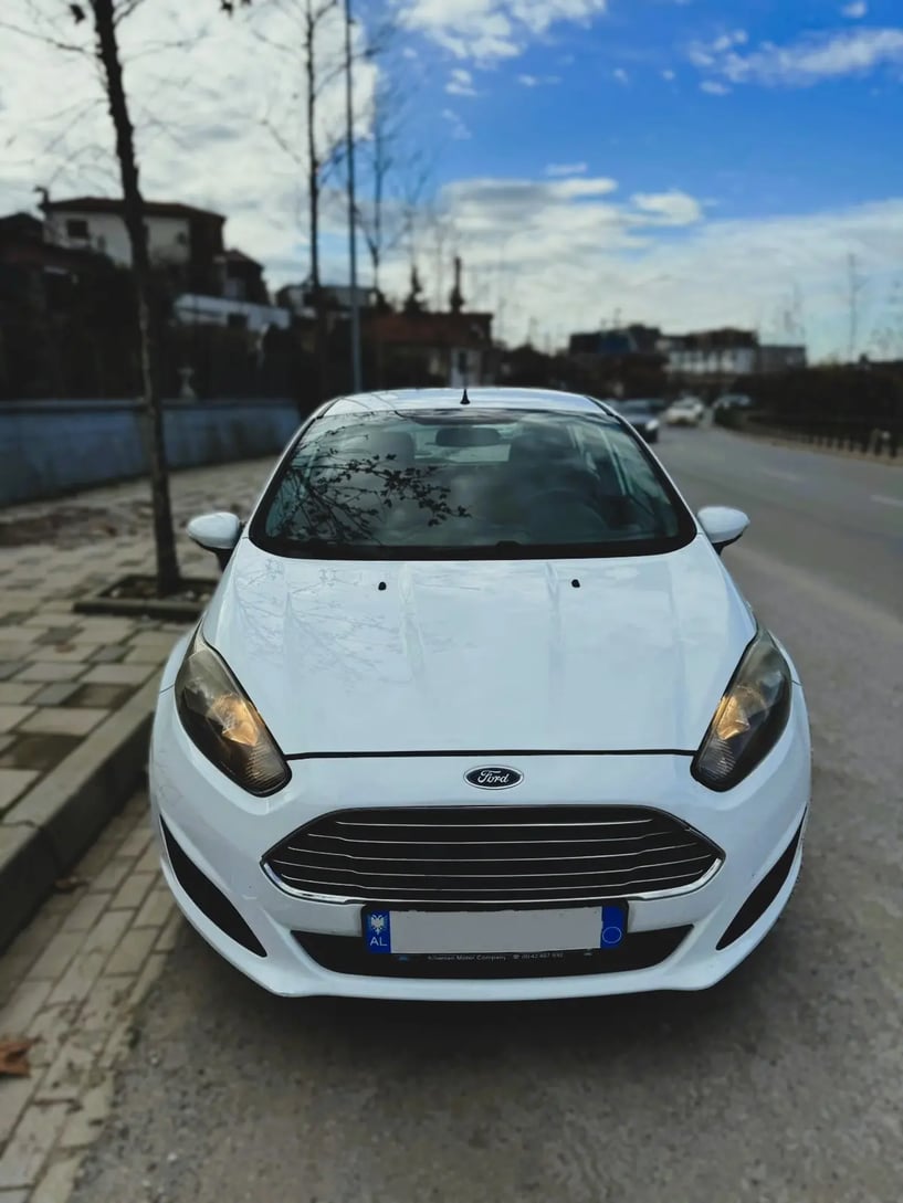 Wynajmij samochód w Tirana