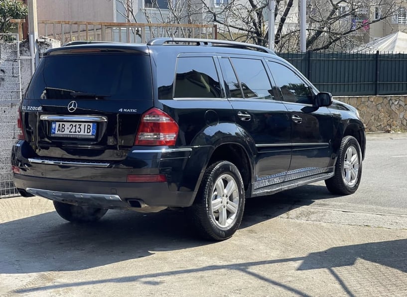 Louer une voiture à Tirana