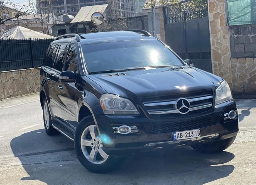 Louer une voiture à Tirana