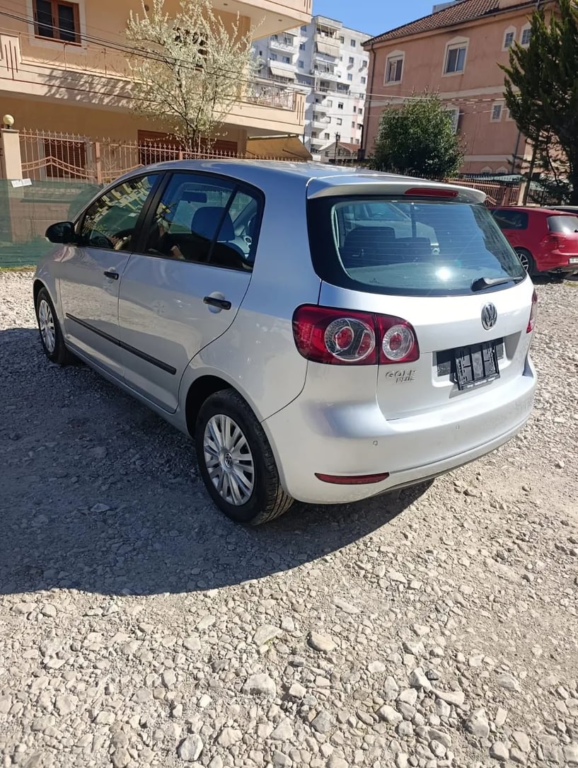 Rent a car in Tirana