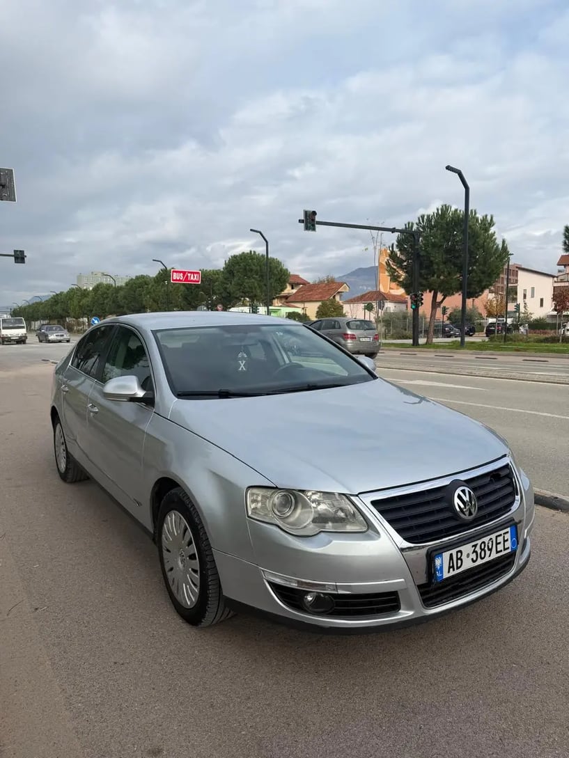 Merrni me qira një makinë në Tirana
