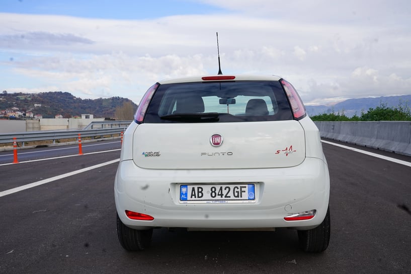 Louer une voiture à Tirana