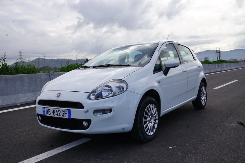 Louer une voiture à Tirana