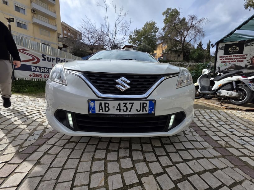 Louer une voiture à Sarandë