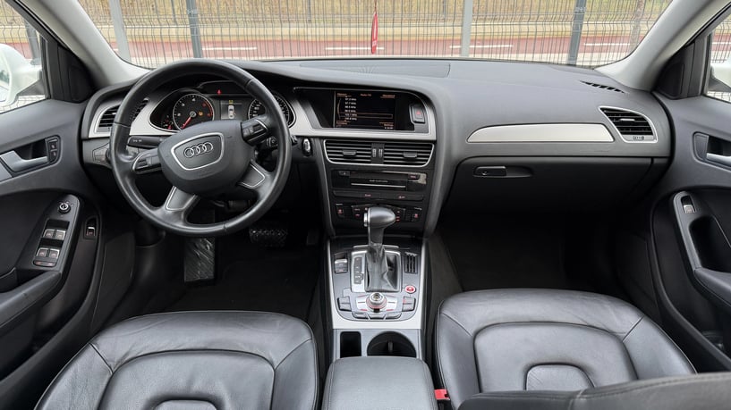 Noleggia un'auto a Tirana