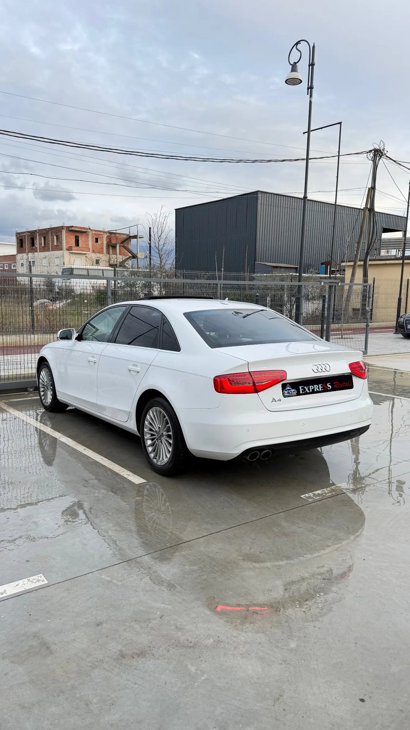 Noleggia un'auto a Tirana