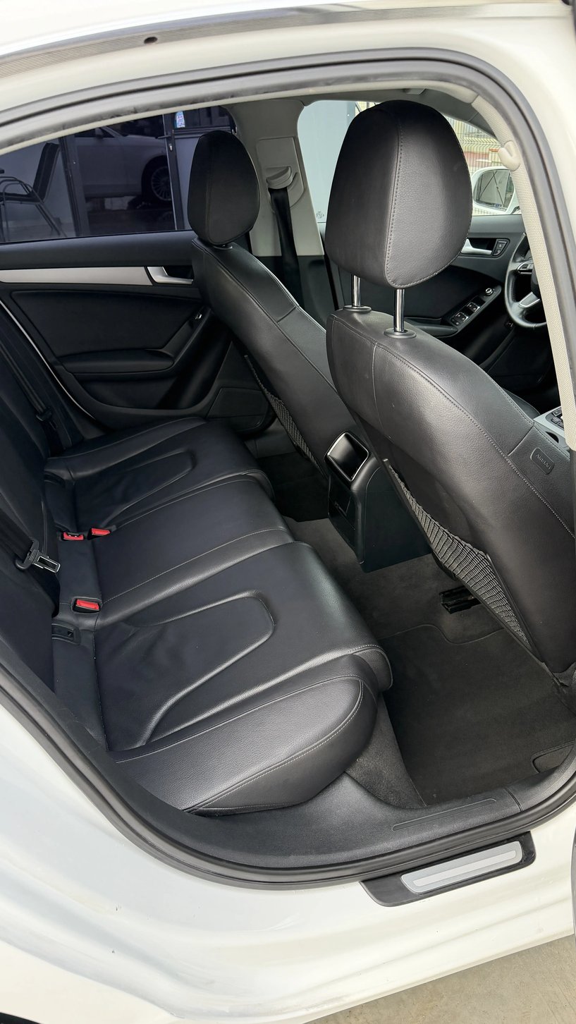 Noleggia un'auto a Tirana