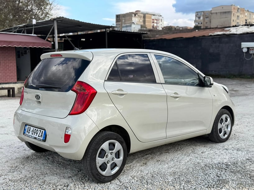 Wynajmij samochód w Tirana