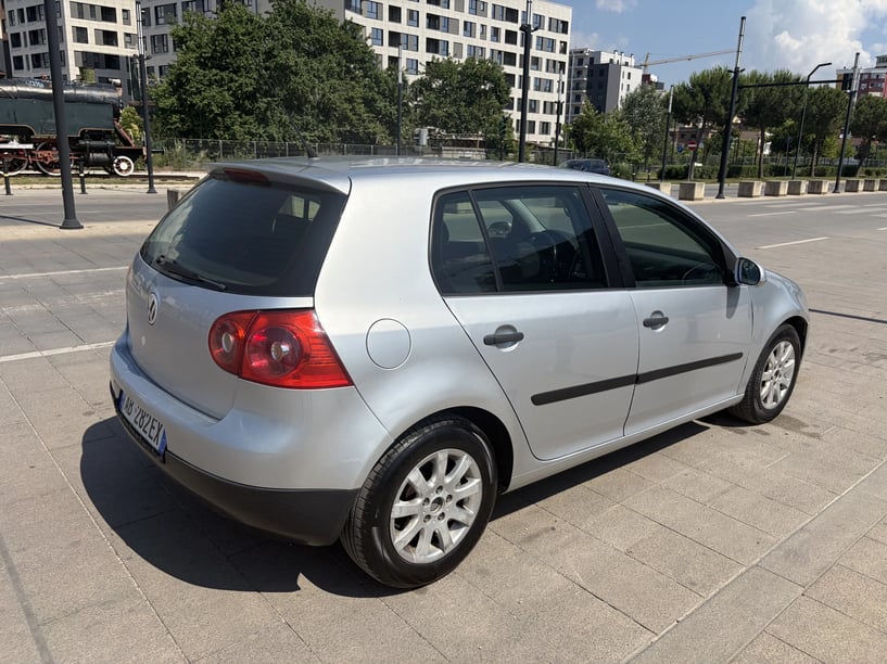 Louer une voiture à Tirana