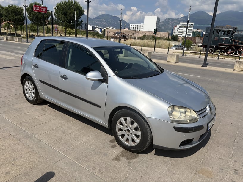 Louer une voiture à Tirana