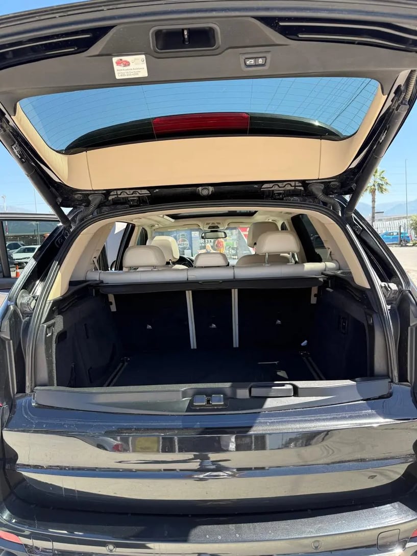 Noleggia un'auto a Tirana