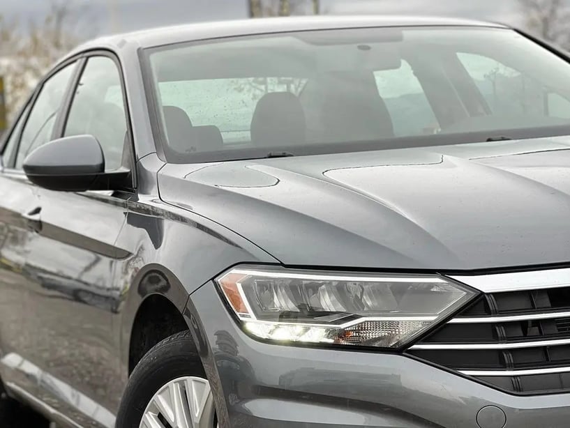 Noleggia un'auto a Tirana