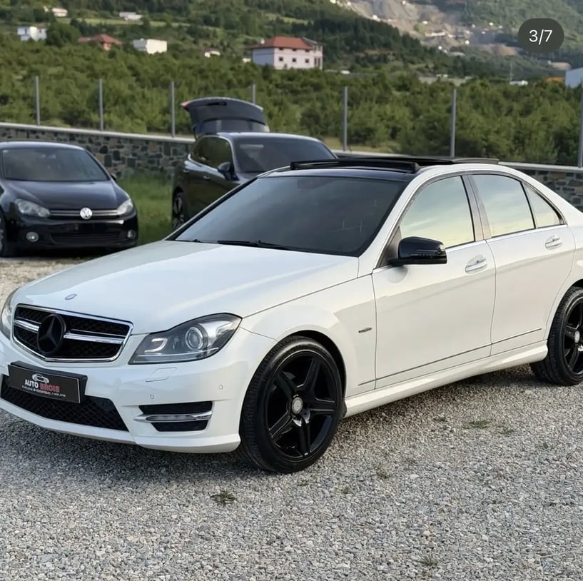 Rent a car in Tirana