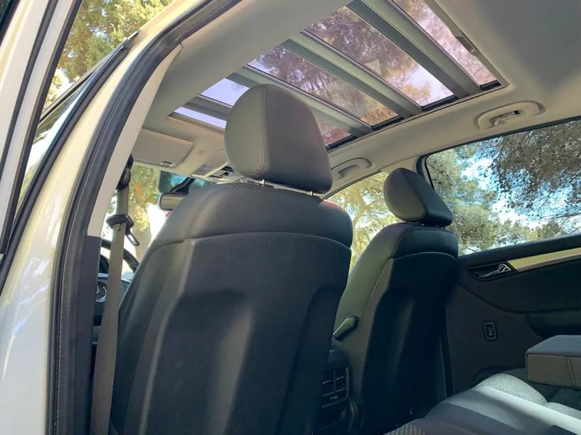 Merrni me qira një makinë në Tirana