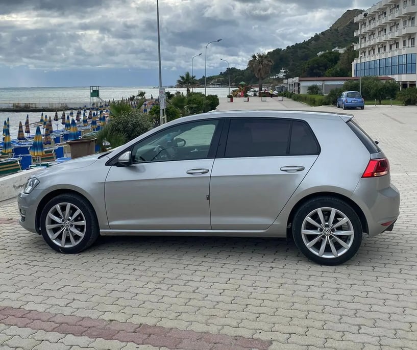 Alquila un coche en Durrës