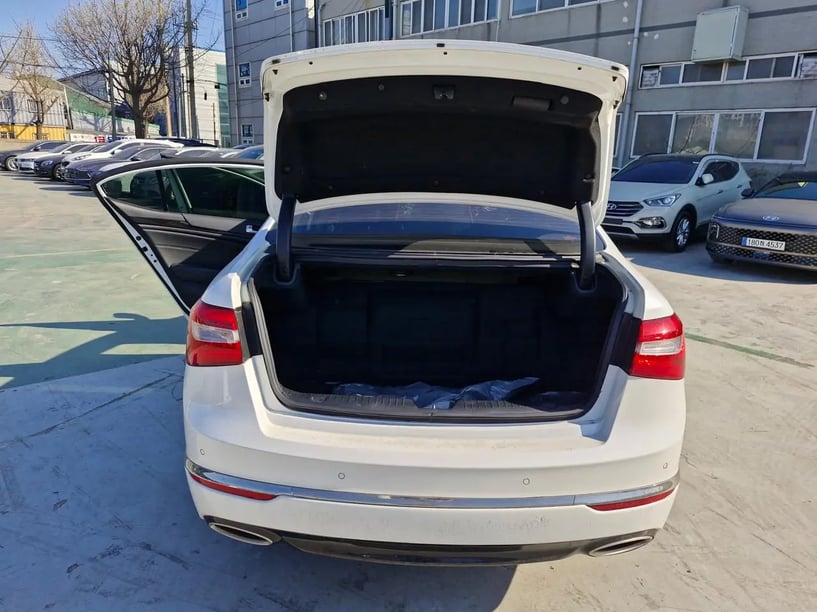 Alquila un coche en Tirana