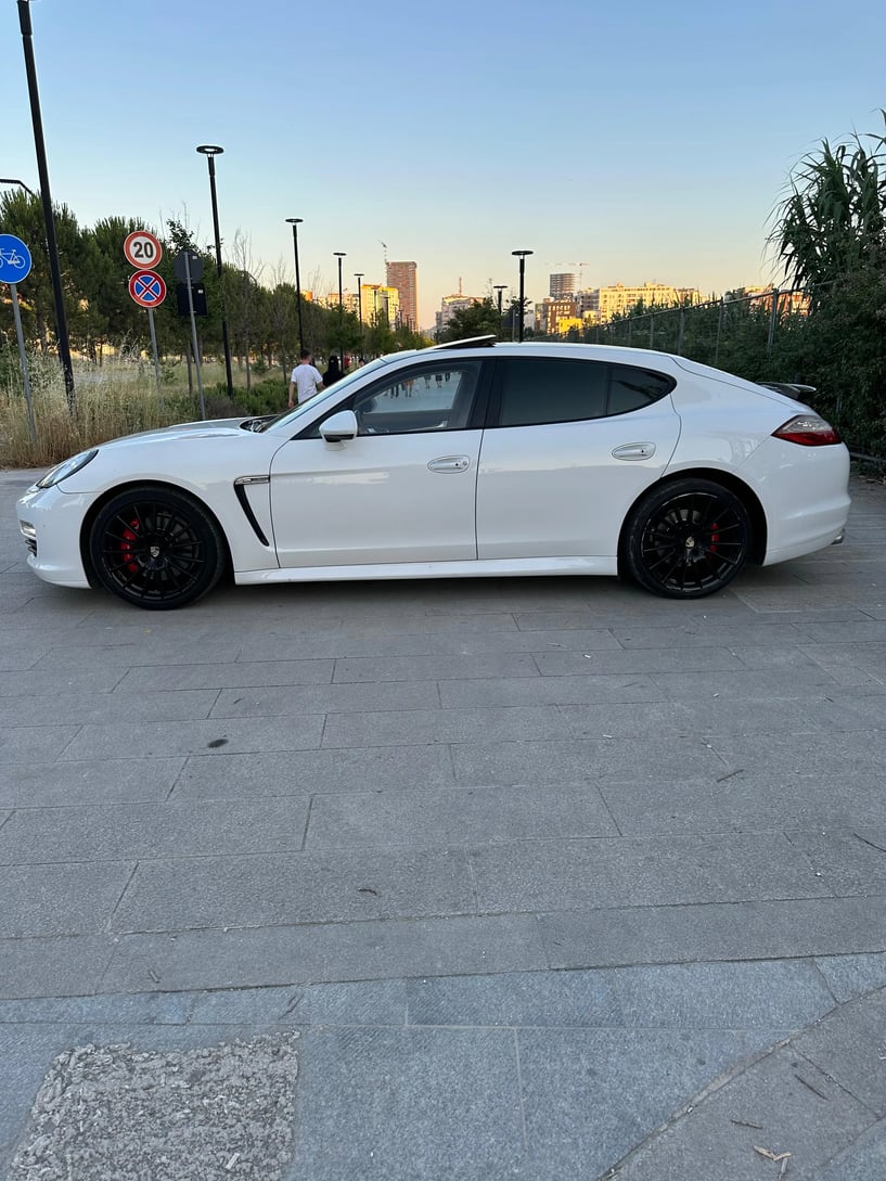 Auto mieten in Tirana