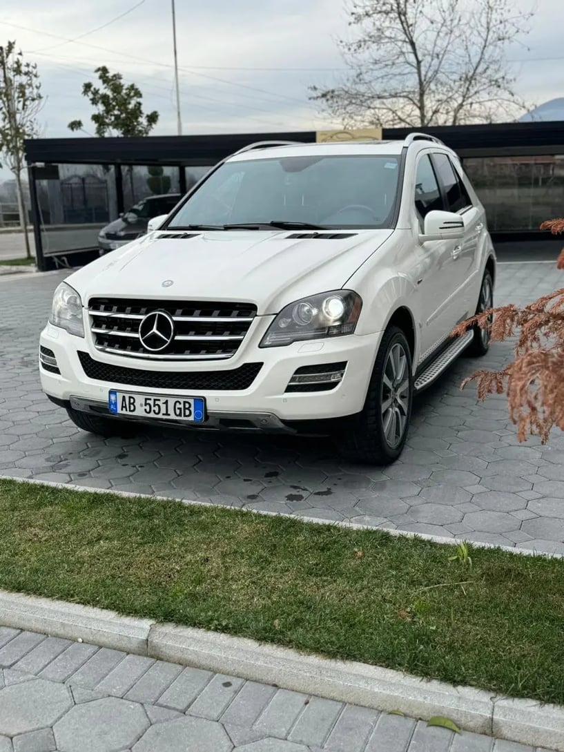 Louer une voiture à Tirana