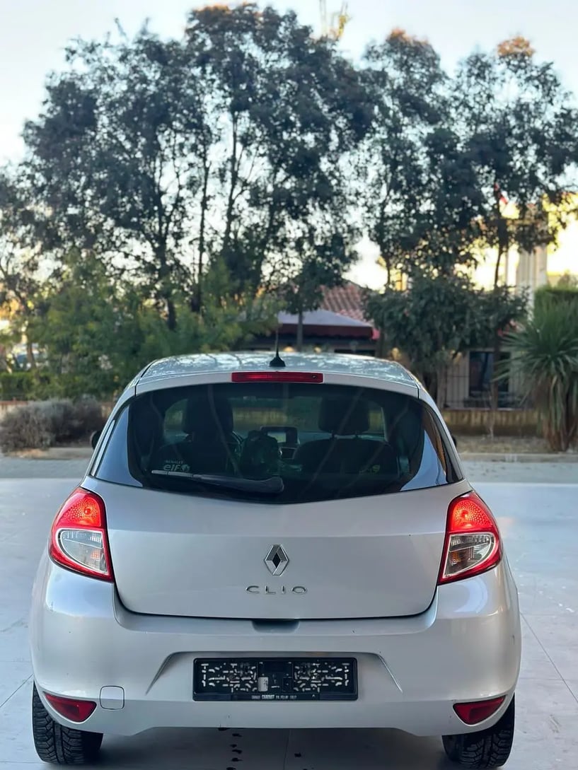 Wynajmij samochód w Tirana