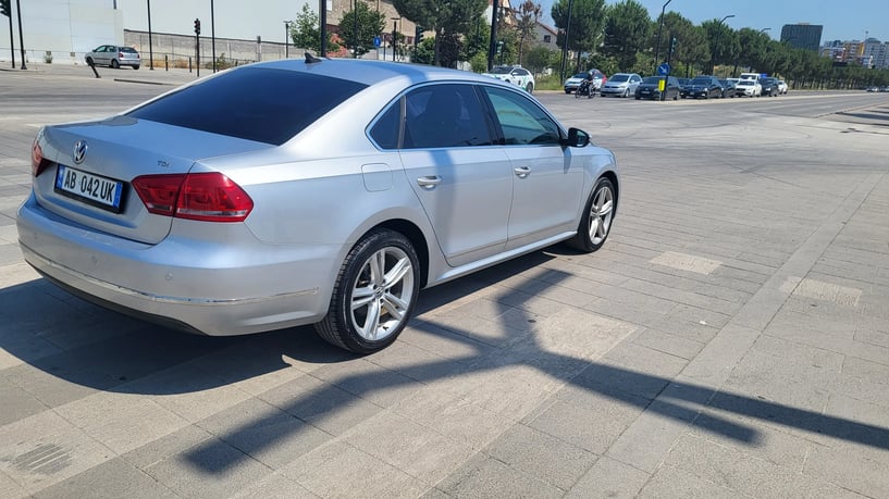 Wynajmij samochód w Tirana