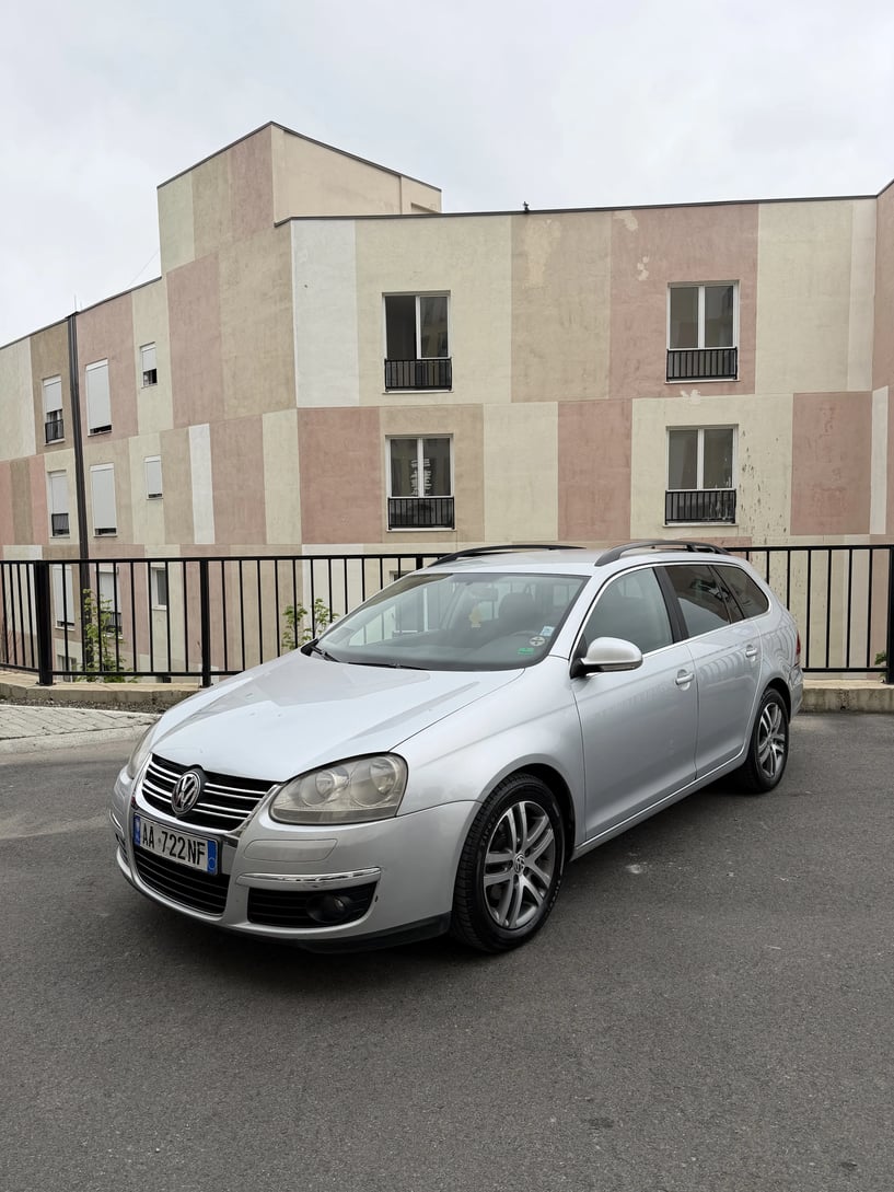 Alquila un coche en Tirana