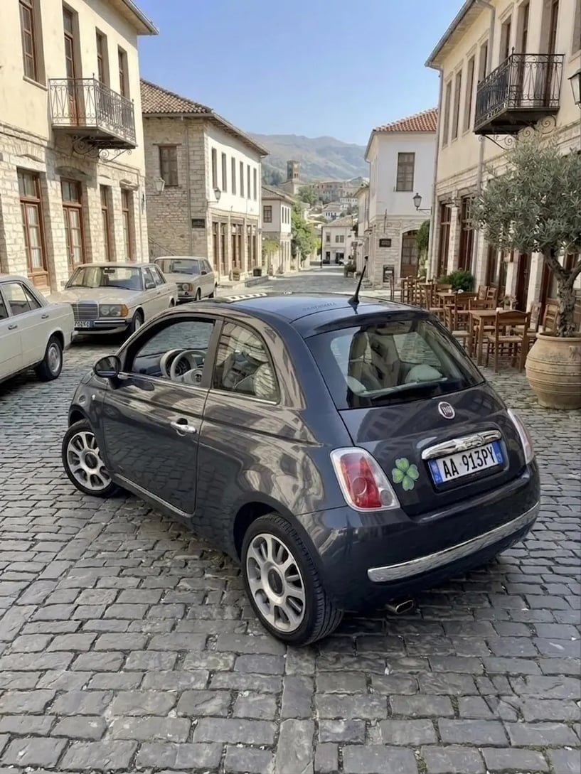 Alquila un coche en Tirana