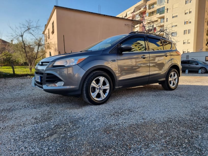 Alquila un coche en Tirana