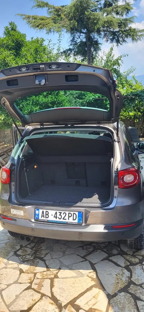 Noleggia un'auto a Tirana