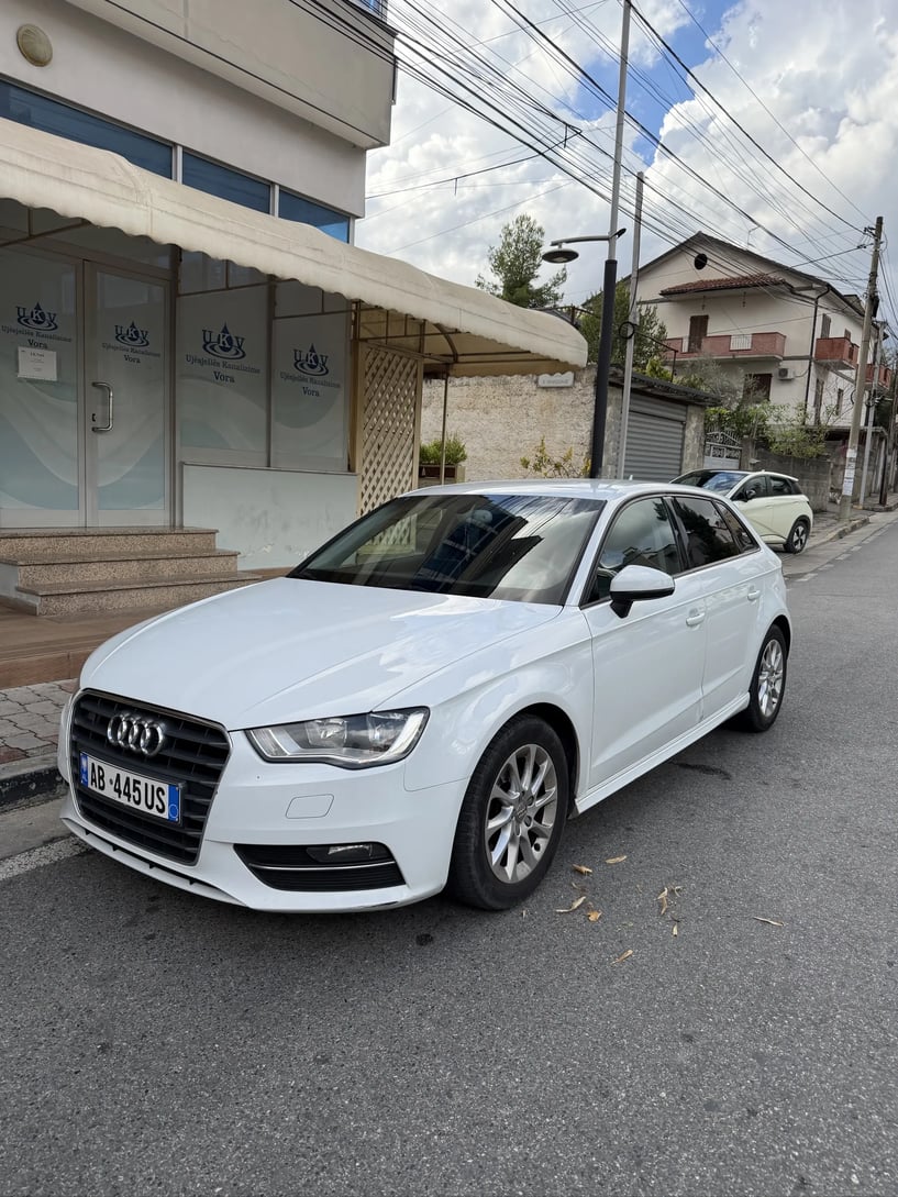 Louer une voiture à Tirana