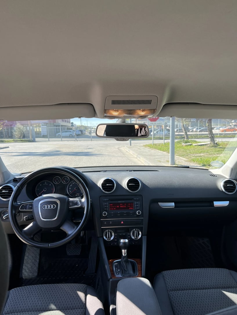 Louer une voiture à Tirana