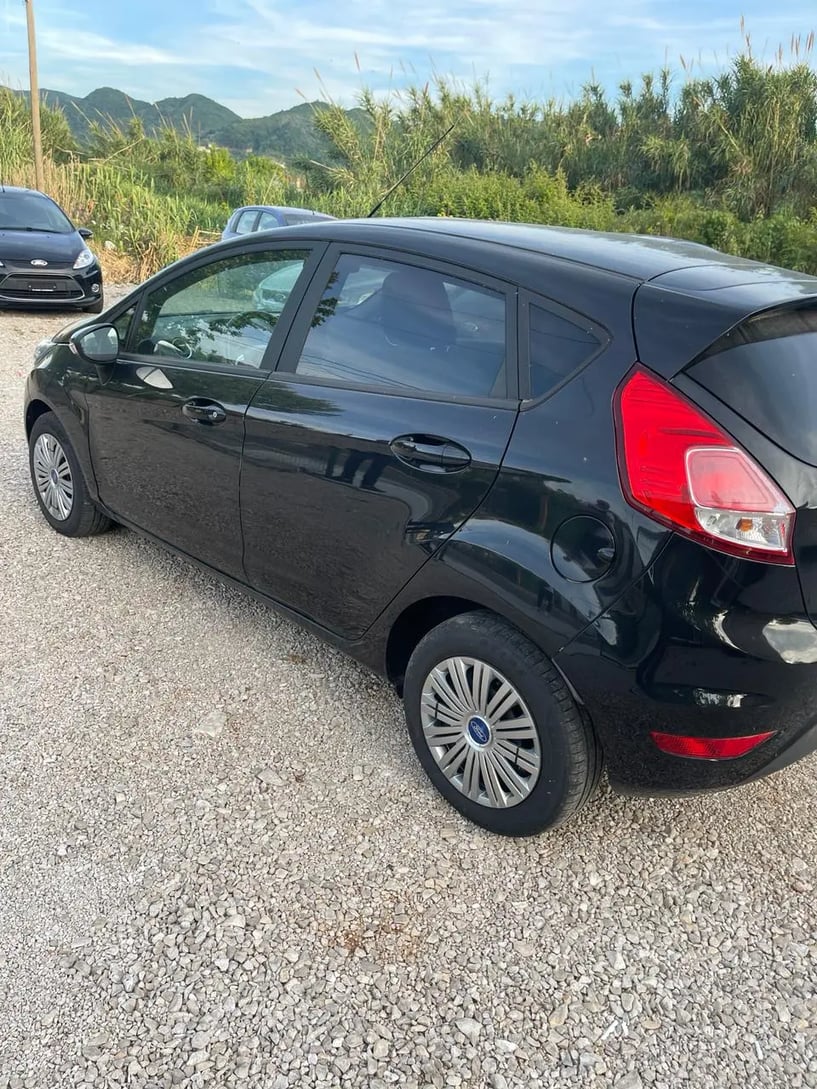 Louer une voiture à Tirana