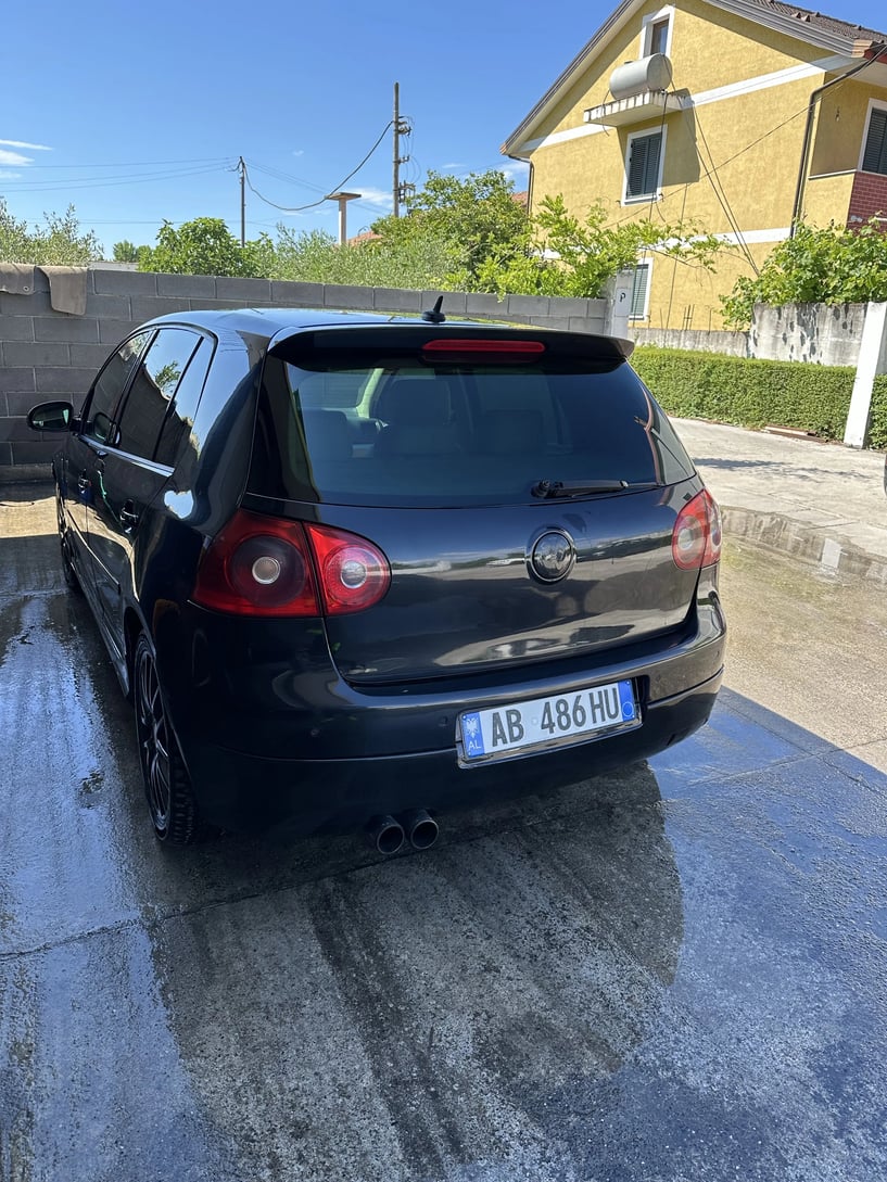 Rent a car in Tirana