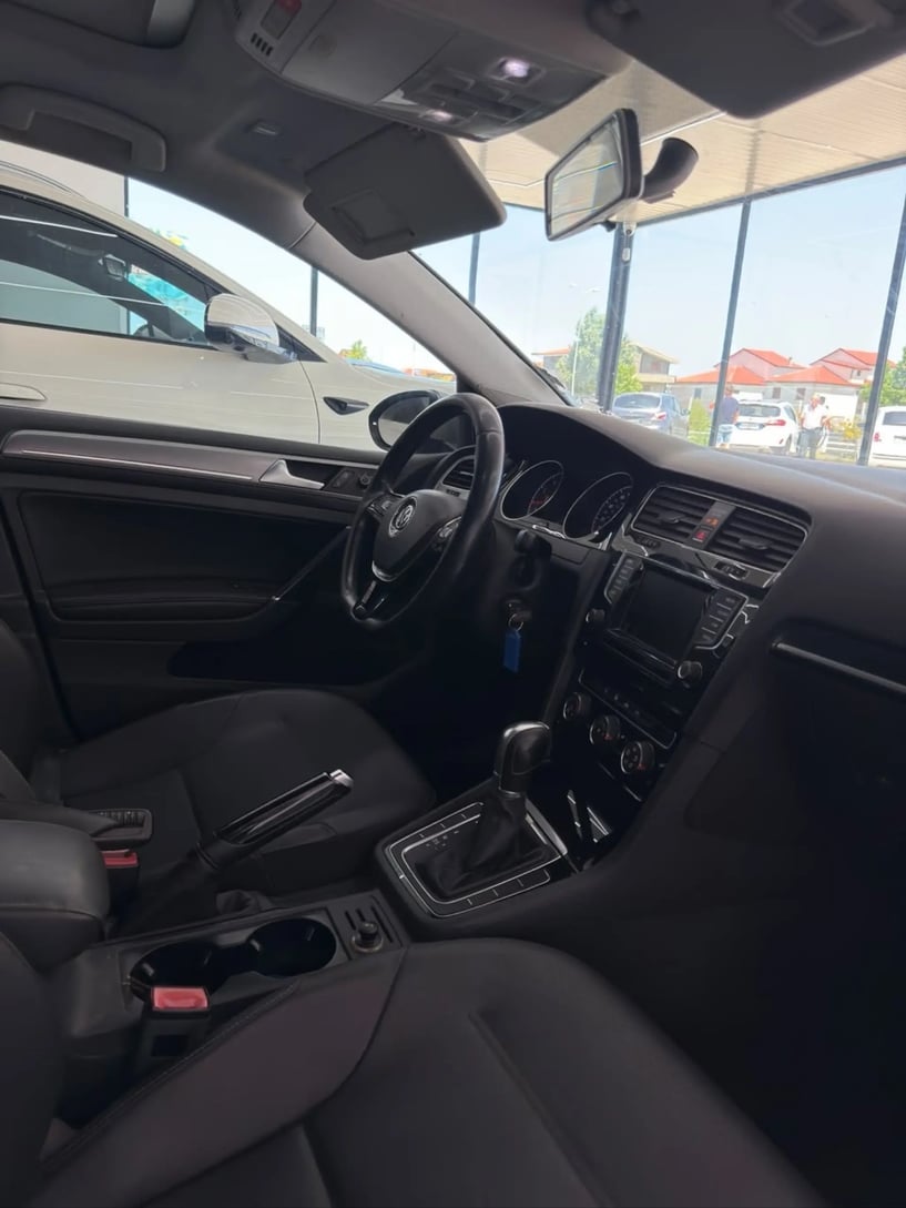 Rent a car in Tirana