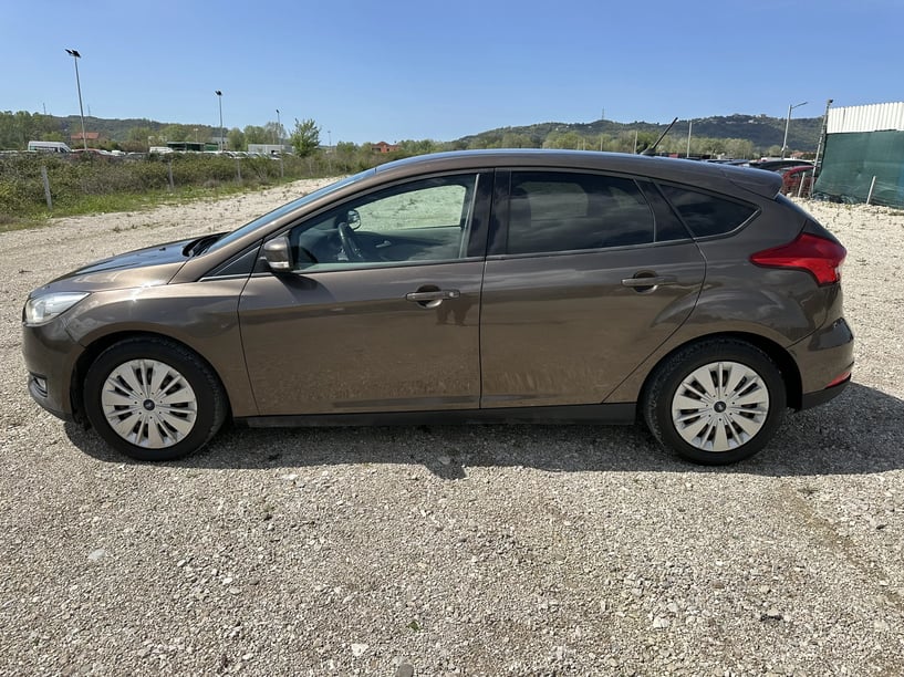 Wynajmij samochód w Tirana