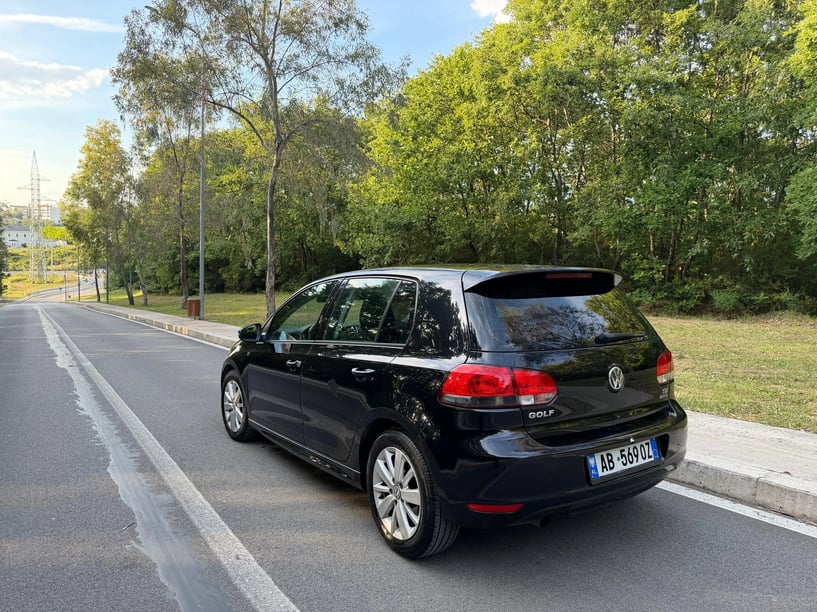 Wynajmij samochód w Tirana