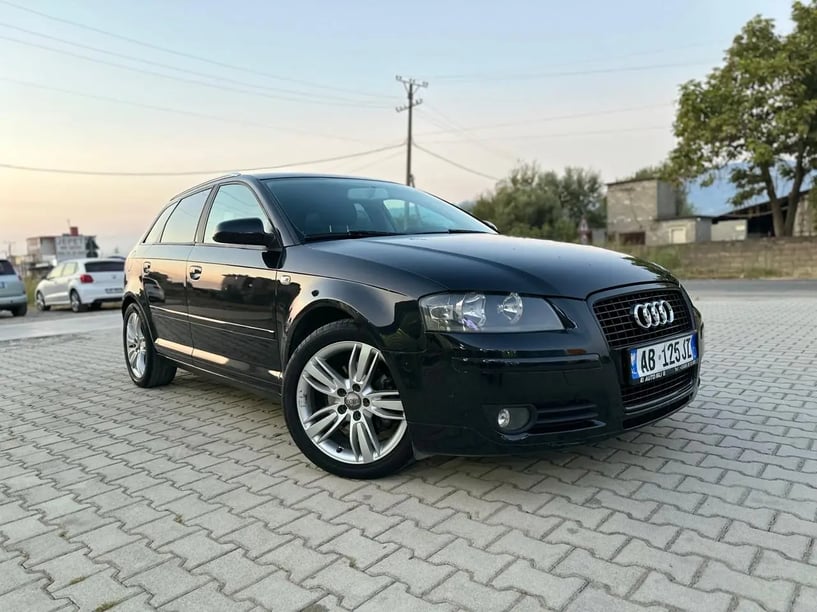 Alquila un coche en Tirana