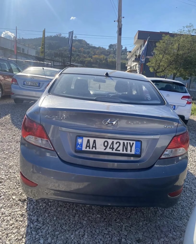 Alquila un coche en Tirana