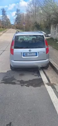 Alquila un coche en Tirana