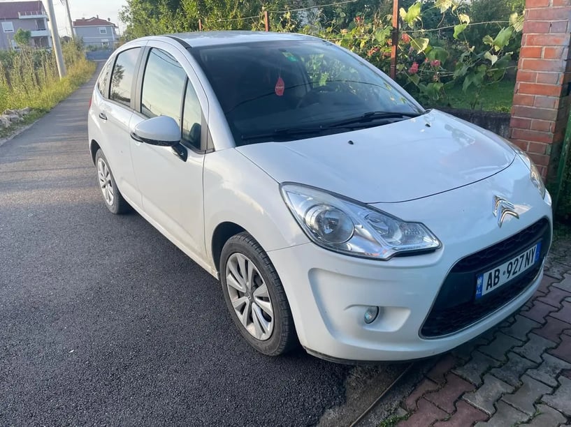 Rent a car in Tirana