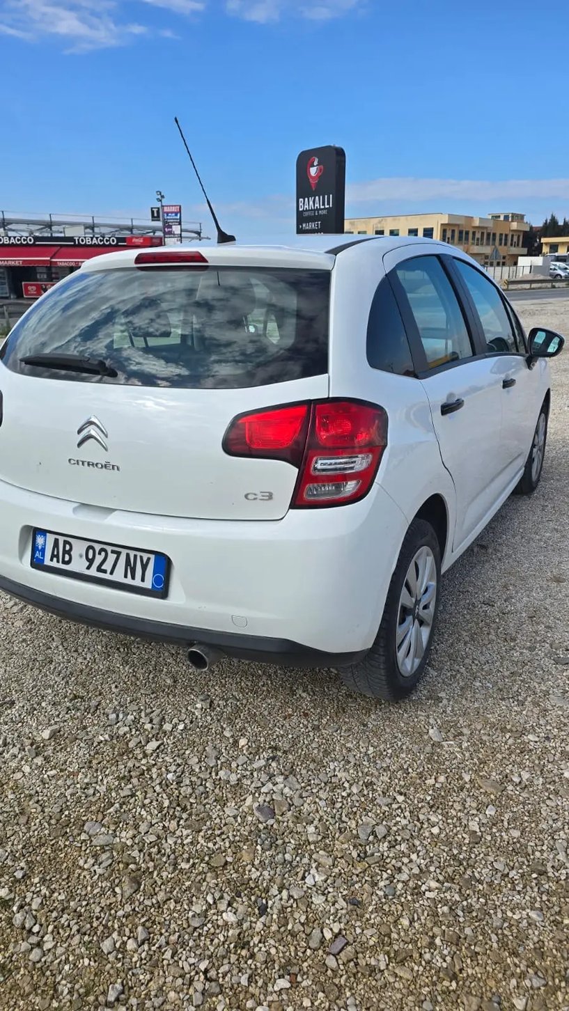 Rent a car in Tirana