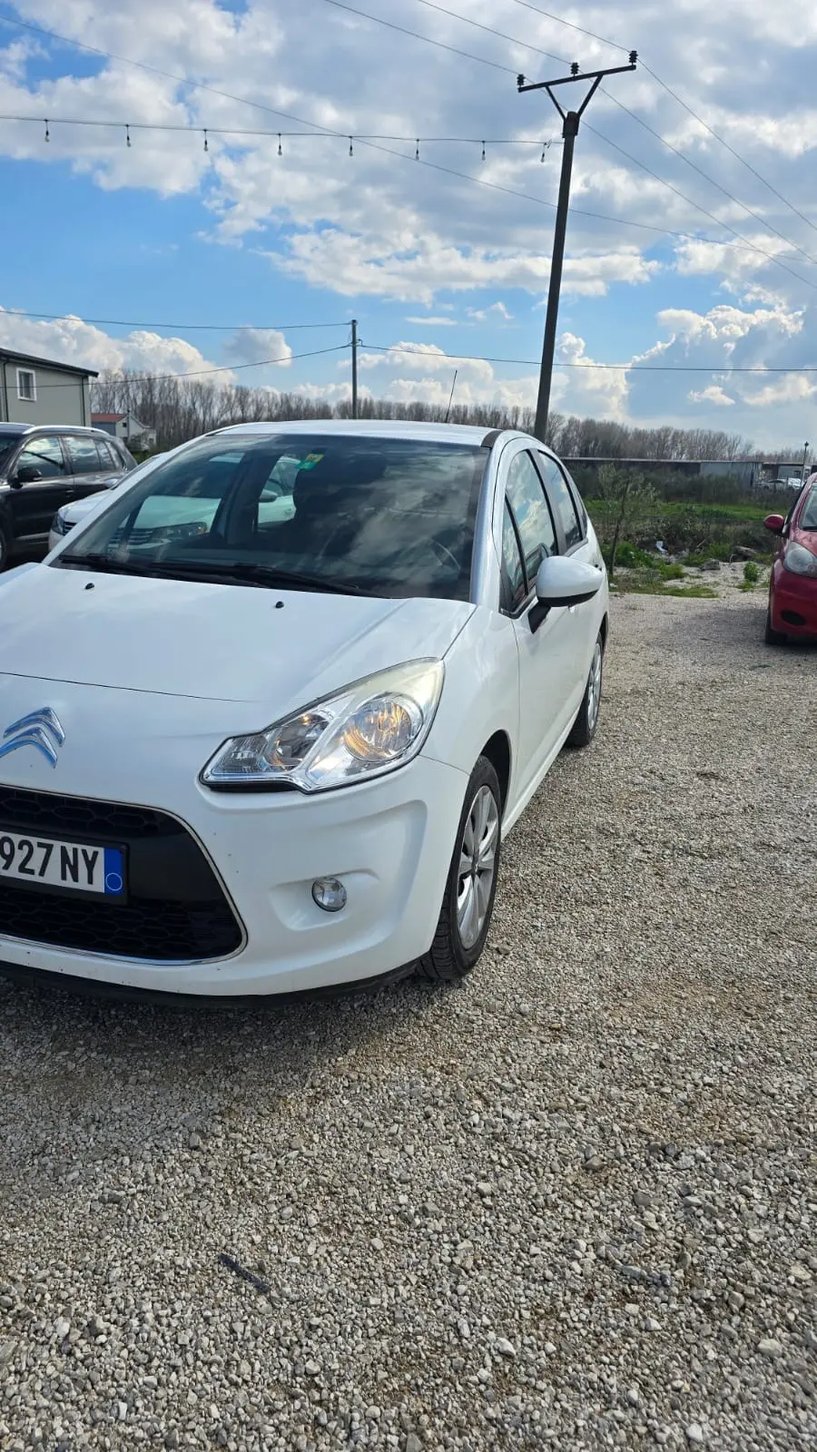 Rent a car in Tirana