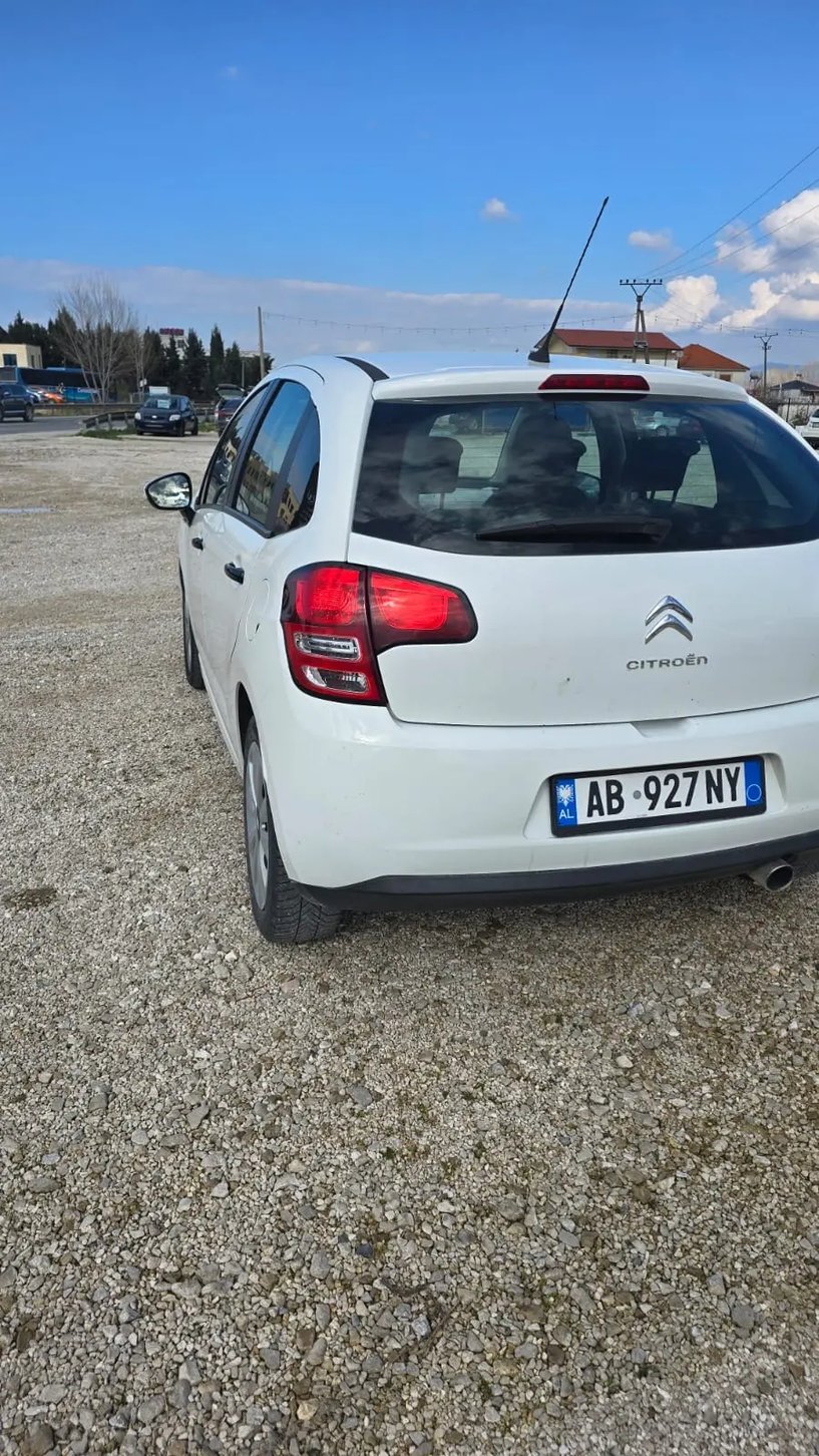 Rent a car in Tirana