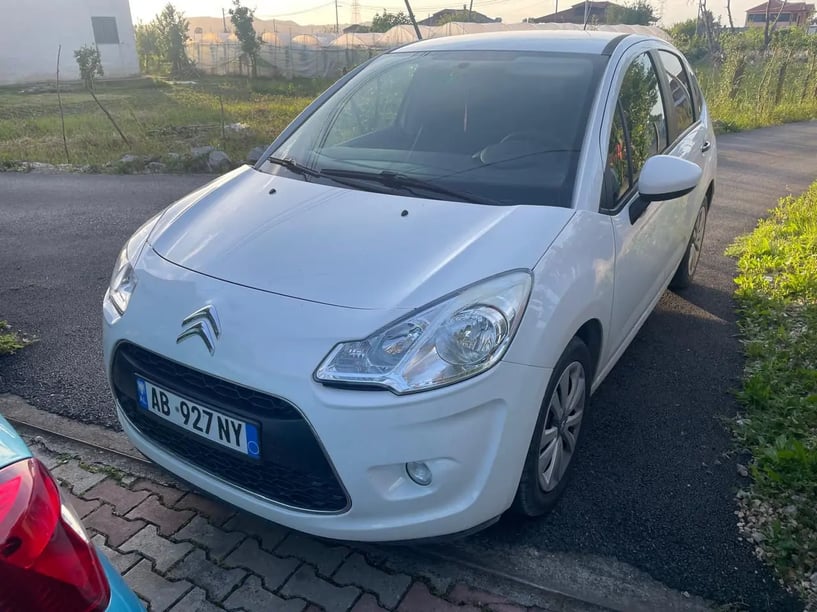 Rent a car in Tirana